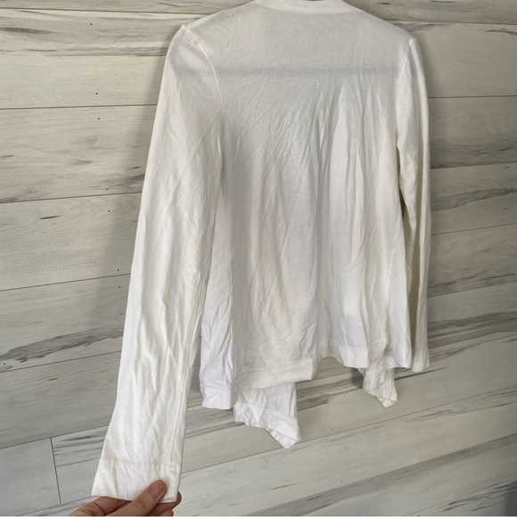 𝅺pact White Asymmetrical Organic Cotton cardigan XS - Picture 5 of 8